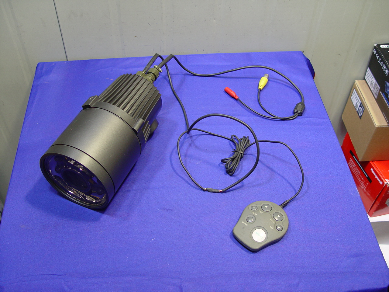 [Z755] 유선리모콘달린 적외선 CCTV 카메라